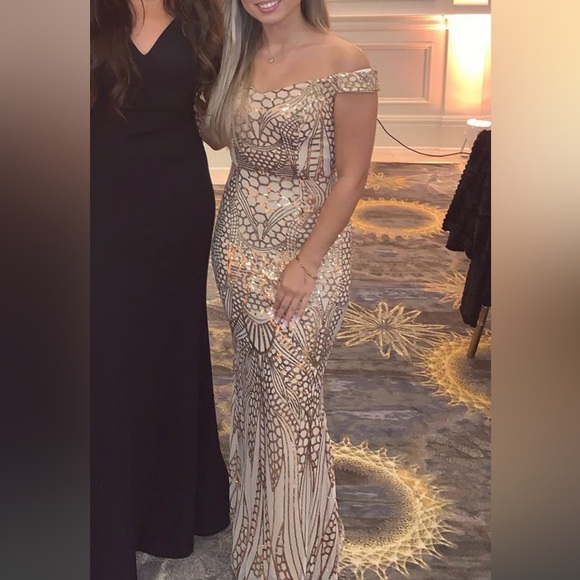 Gold Sequin Long Gown - Picture 4 of 4